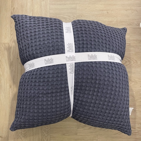 PIUBELLE MADE IN PORTUGAL Set Of 2 26x26 Decorative Pillows - Picture 1 of 3